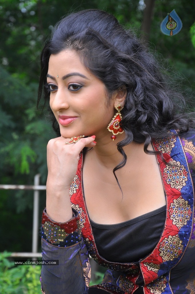 Tanishka Stills - 43 / 74 photos