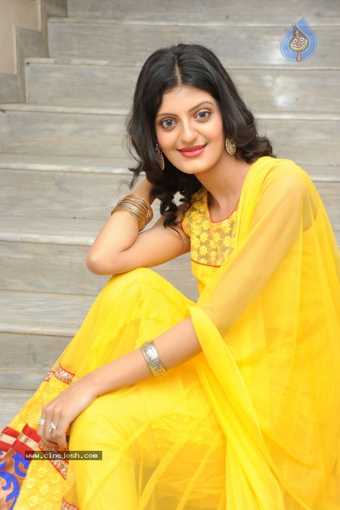 Tanishq Tiwari Stills - 28 / 92 photos