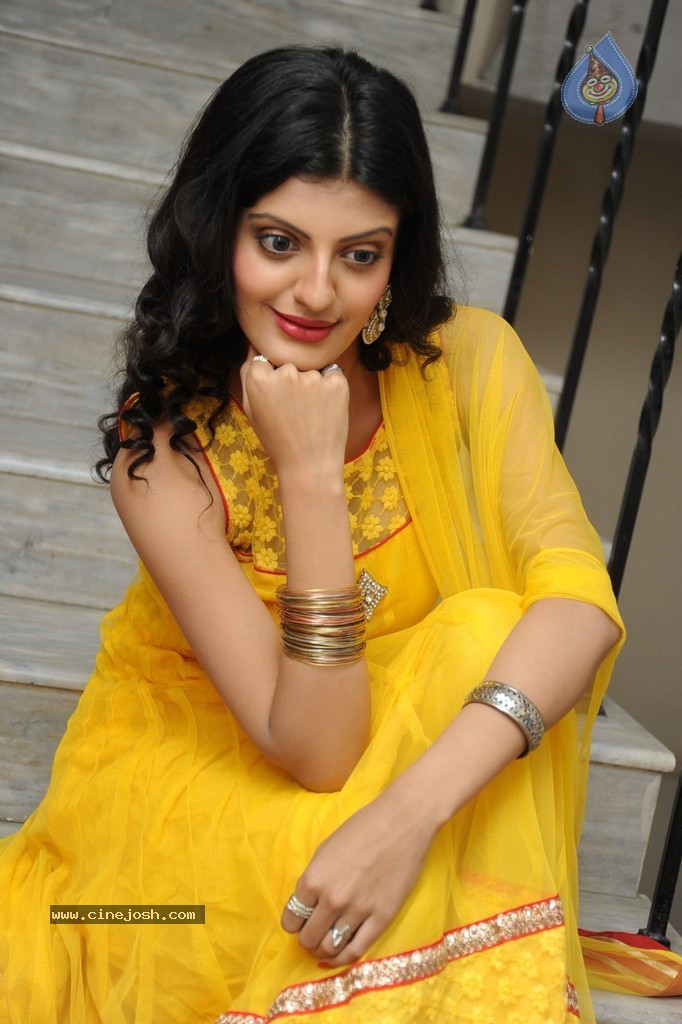 Tanishq Tiwari Stills - 29 / 92 photos