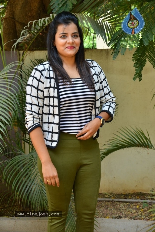 Tanusha New Pics - 8 / 15 photos