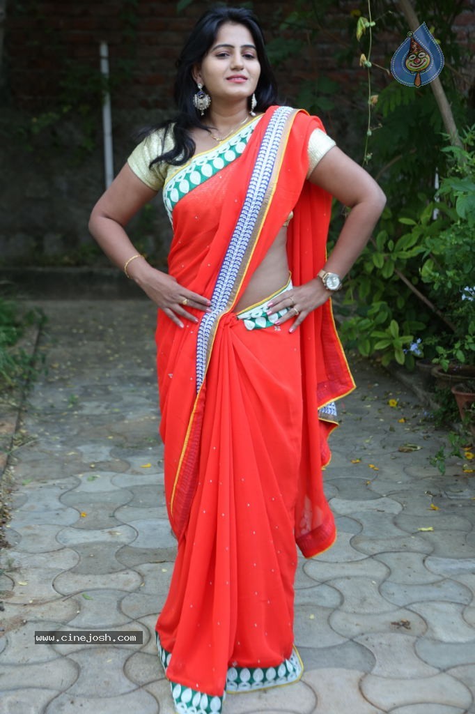 Tanusha Stills - 18 / 102 photos