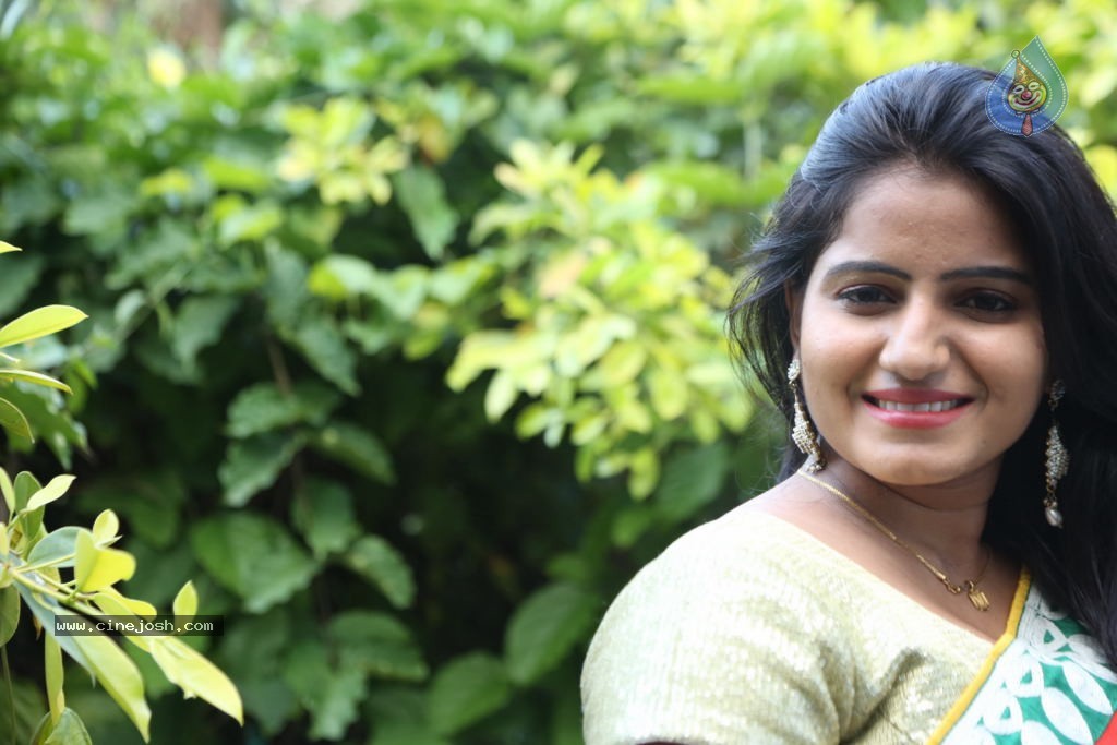 Tanusha Stills - 41 / 102 photos