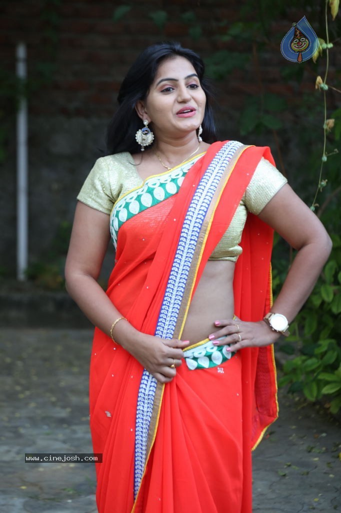 Tanusha Stills - 42 / 102 photos