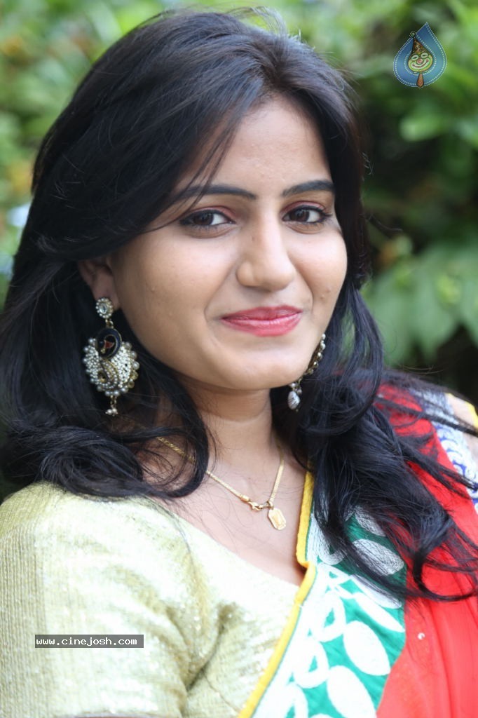 Tanusha Stills - 70 / 102 photos