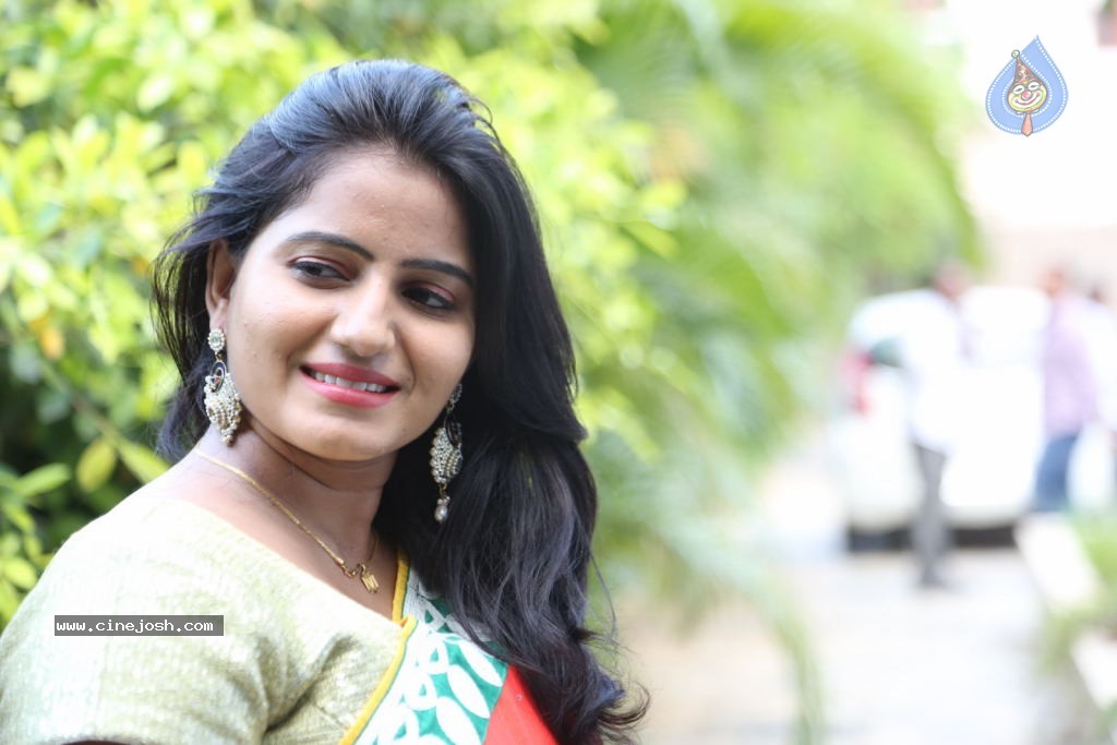 Tanusha Stills - 75 / 102 photos