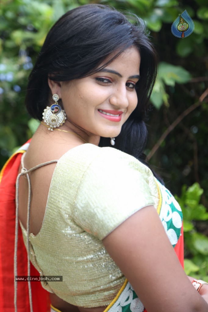 Tanusha Stills - 80 / 102 photos