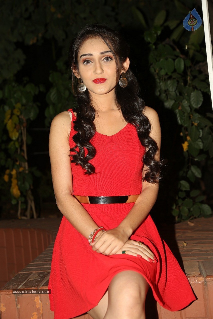 Tanya Sharma Stills - 39 / 70 photos