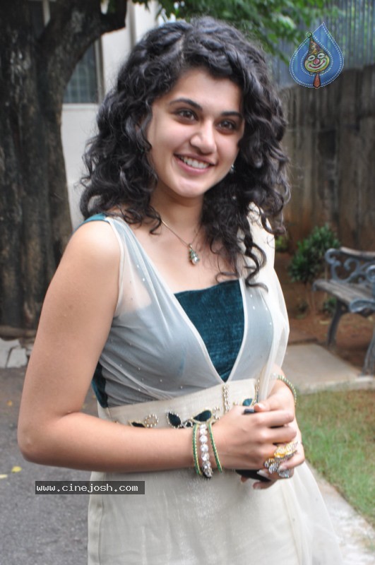 Tapsee Latest Gallery - 32 / 64 photos