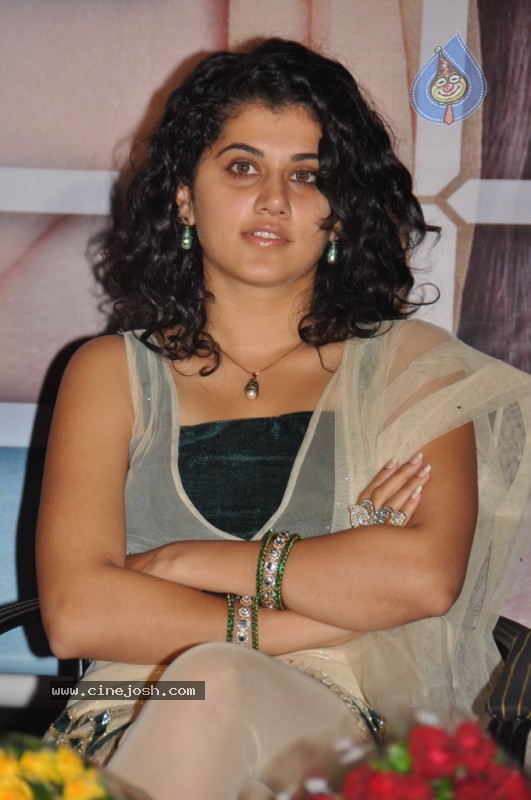 Tapsee Latest Gallery - 33 / 64 photos