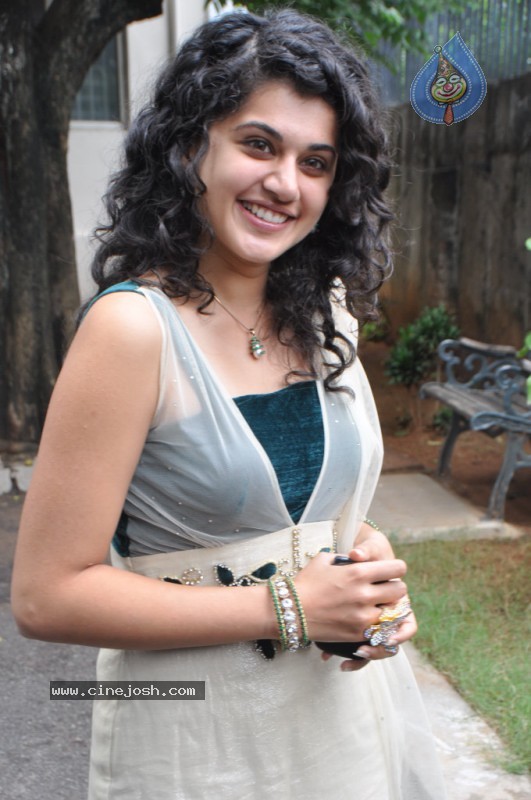 Tapsee Latest Gallery - 35 / 64 photos