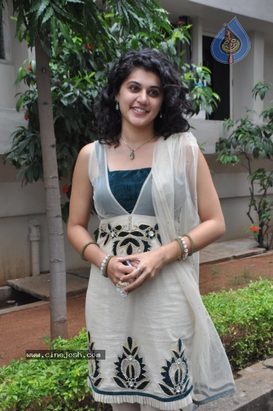 Tapsee Latest Gallery - 53 / 64 photos