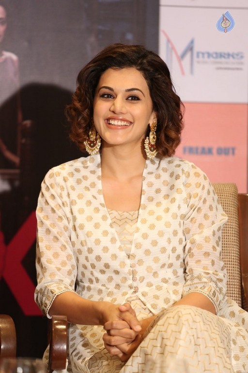 Tapsee Latest Photos - 30 / 39 photos