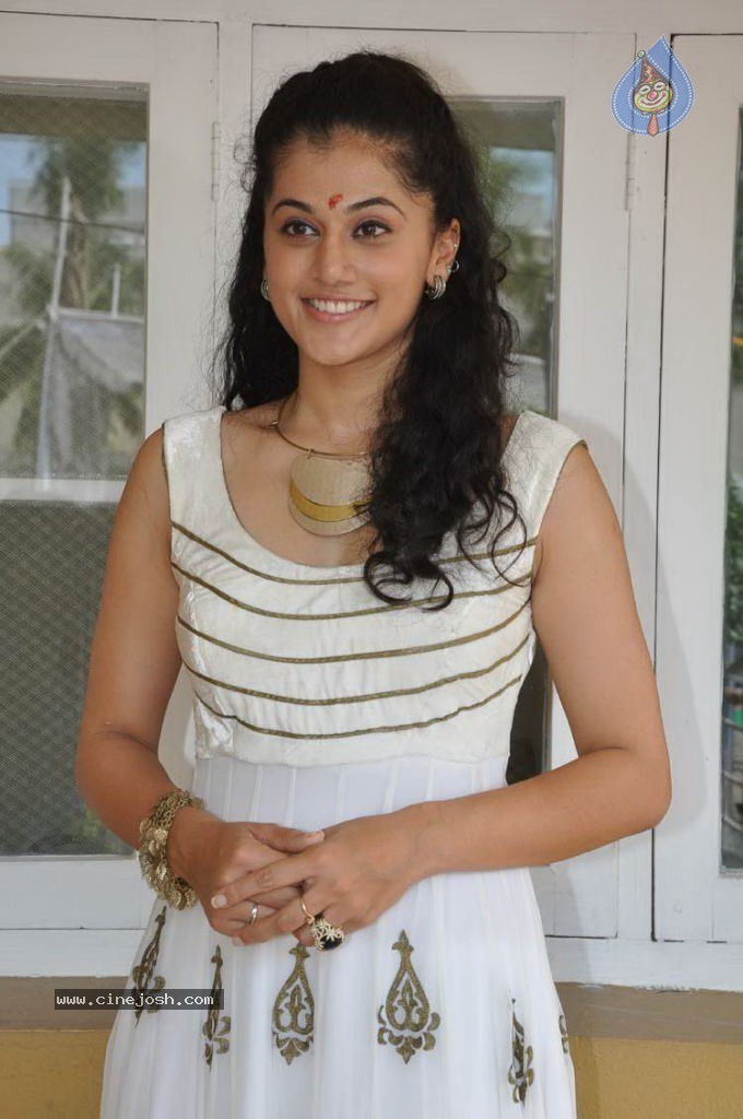 Tapsee Latest Photos - 36 / 65 photos