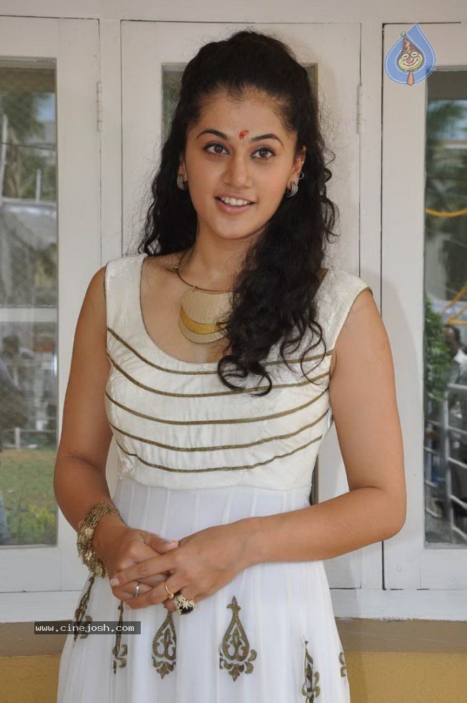 Tapsee Latest Photos - 38 / 65 photos