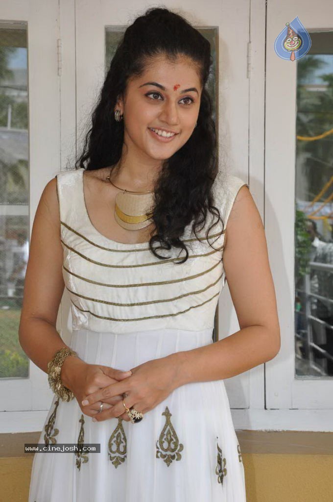 Tapsee Latest Photos - 49 / 65 photos