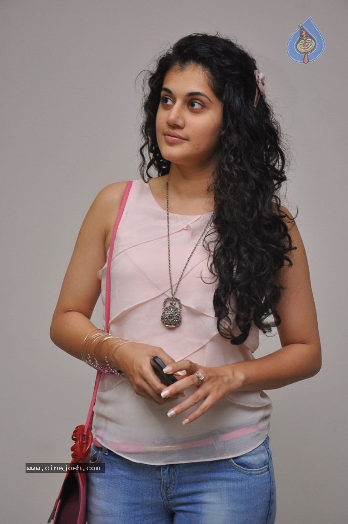 Tapsee Latest Pics - 1 / 29 photos