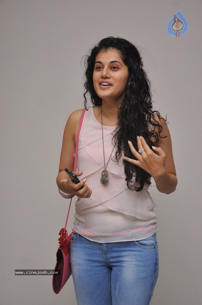 Tapsee Latest Pics - 17 / 29 photos