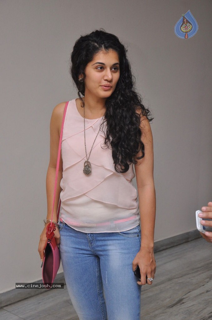 Tapsee Latest Pics - 25 / 29 photos