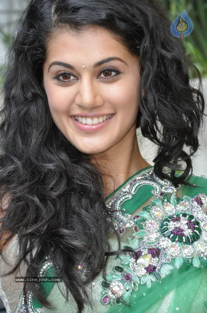 Tapsee Latest Pics - 23 / 46 photos