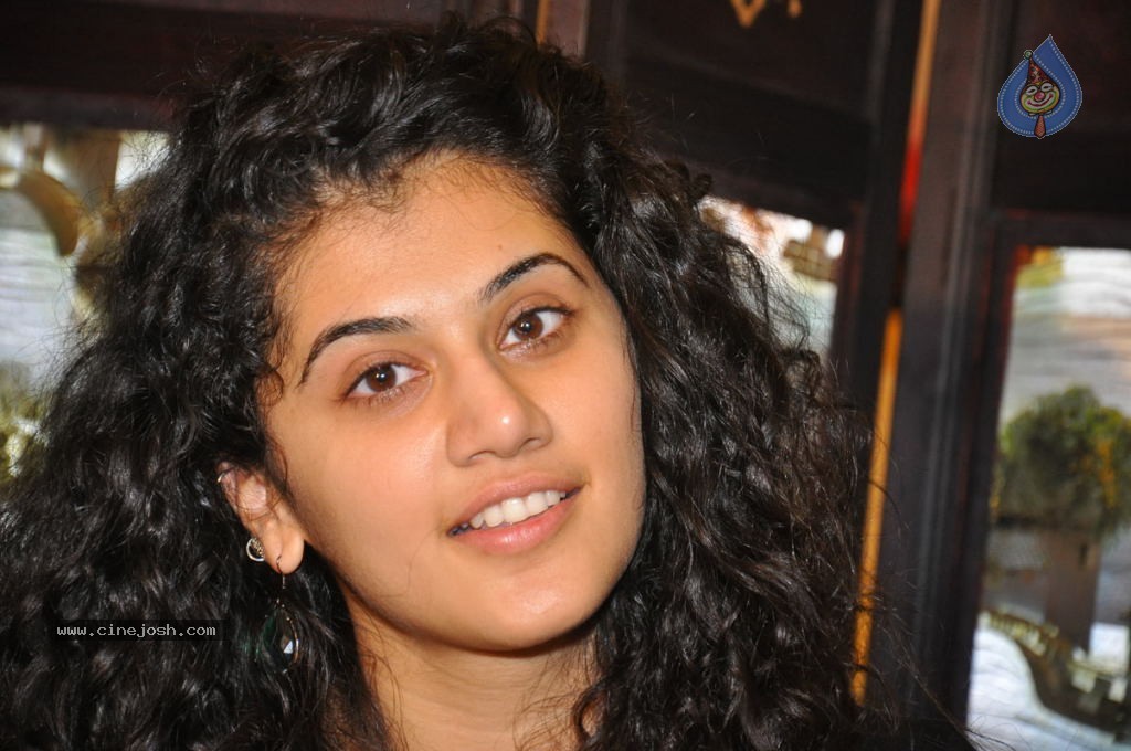 Tapsee Latest Stills - 8 / 72 photos