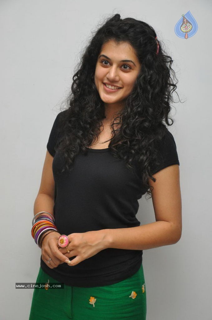 Tapsee Latest Stills - 9 / 72 photos