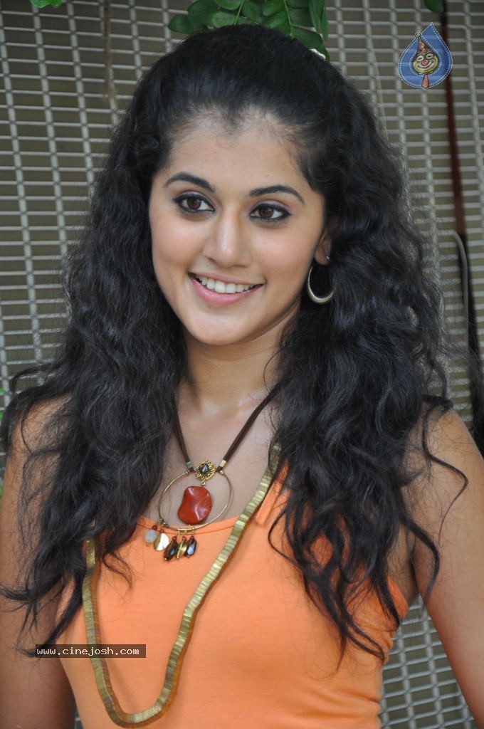 Tapsee Latest Stills - 31 / 52 photos