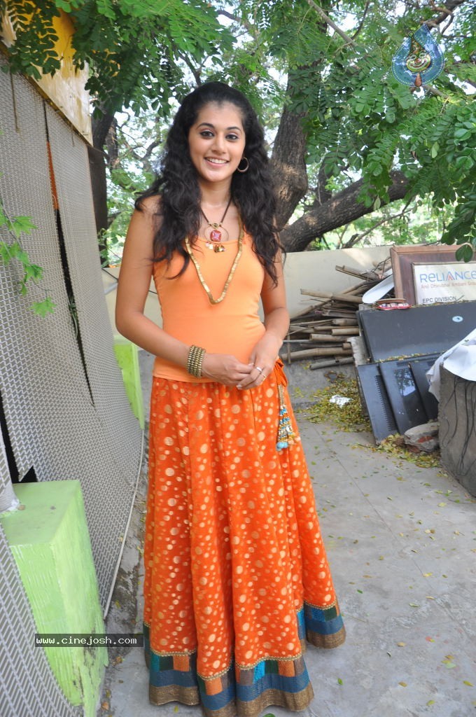 Tapsee Latest Stills - 40 / 52 photos