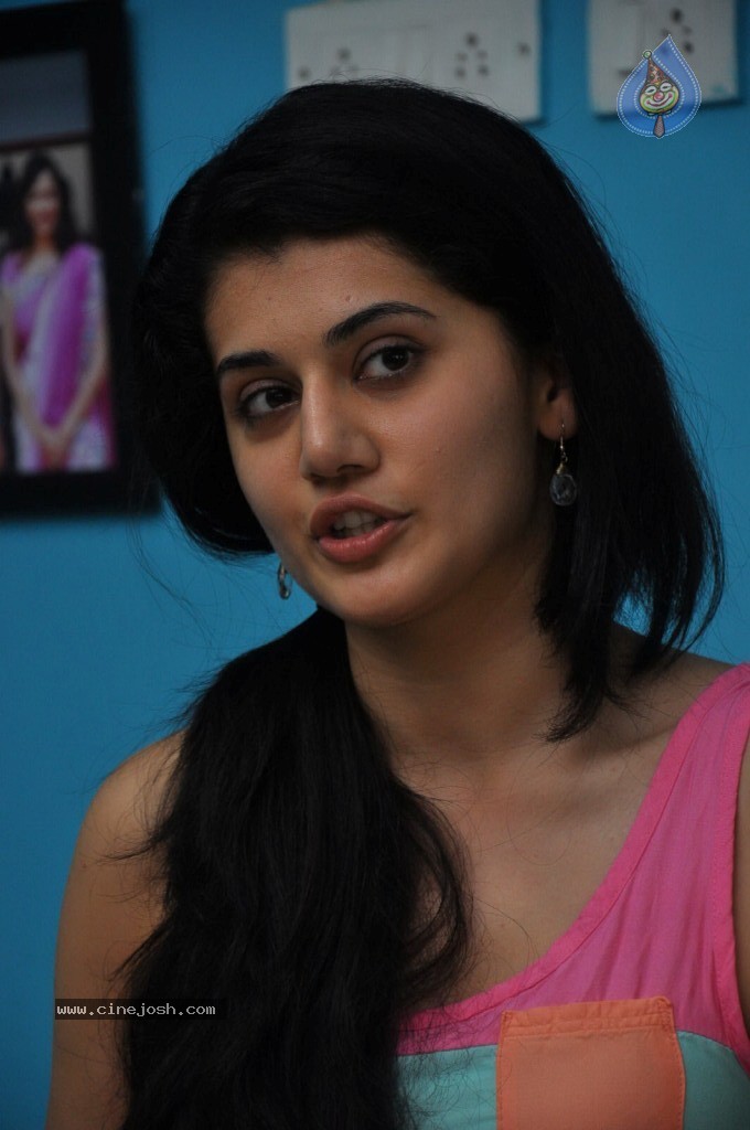 Tapsee New Photos - 32 / 55 photos