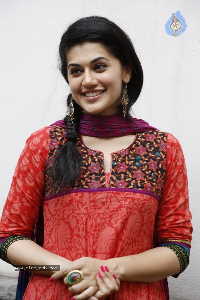 Tapsee New Photos - 10 / 45 photos