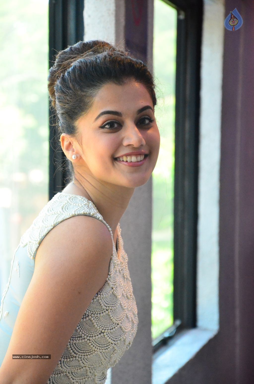 Tapsee New Photos - 20 / 27 photos