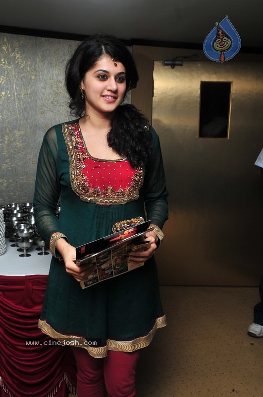 Tapsee New Stills - 29 / 41 photos