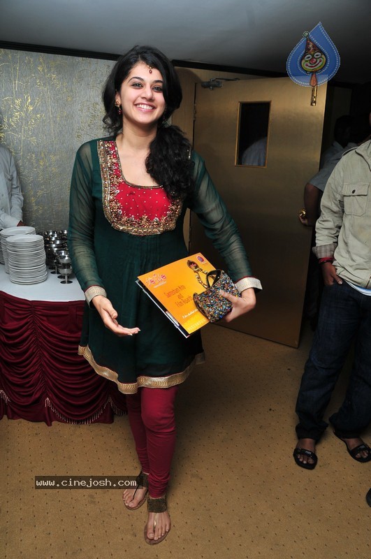 Tapsee New Stills - 31 / 41 photos