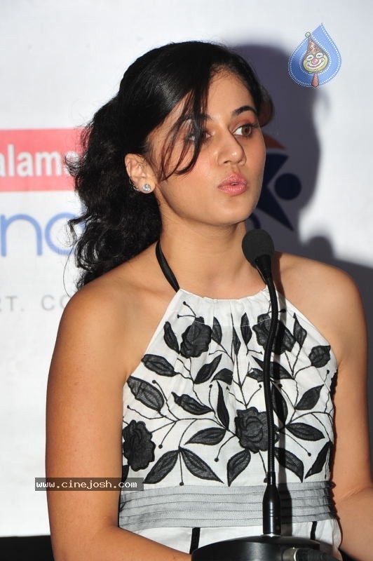 Tapsee Stills - 41 / 52 photos