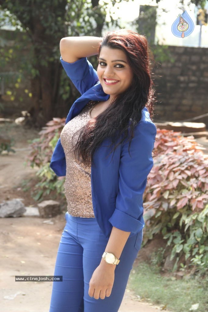 Tashu Kaushik Gallery - 29 / 69 photos