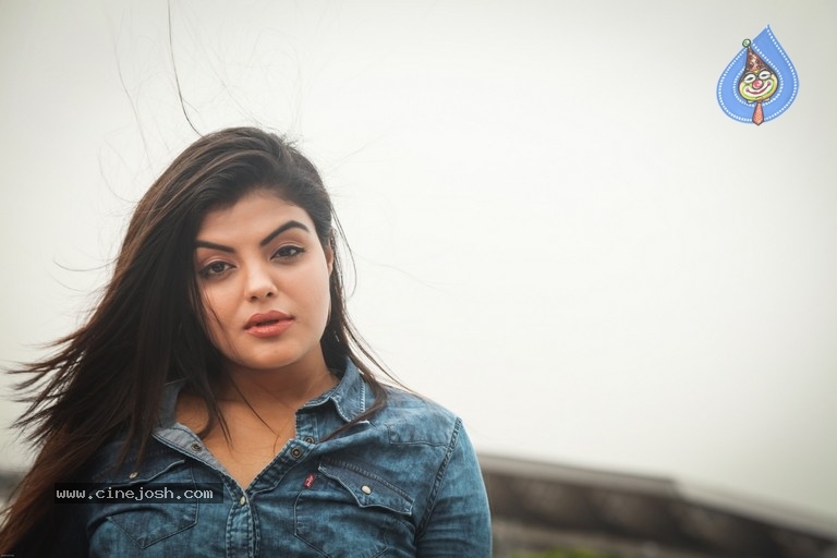 Tejashree Photoshoot - 1 / 11 photos