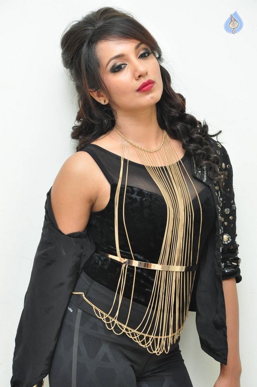 Tejaswi Madivada Pics - 21 / 60 photos