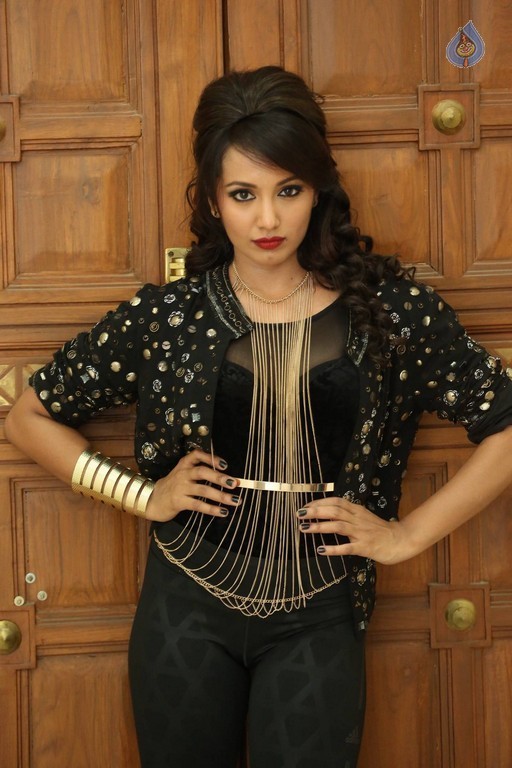 Tejaswi Madivada Pics - 39 / 60 photos