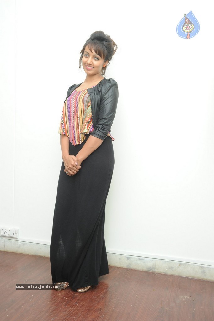 Tejaswi New Gallery - 33 / 98 photos