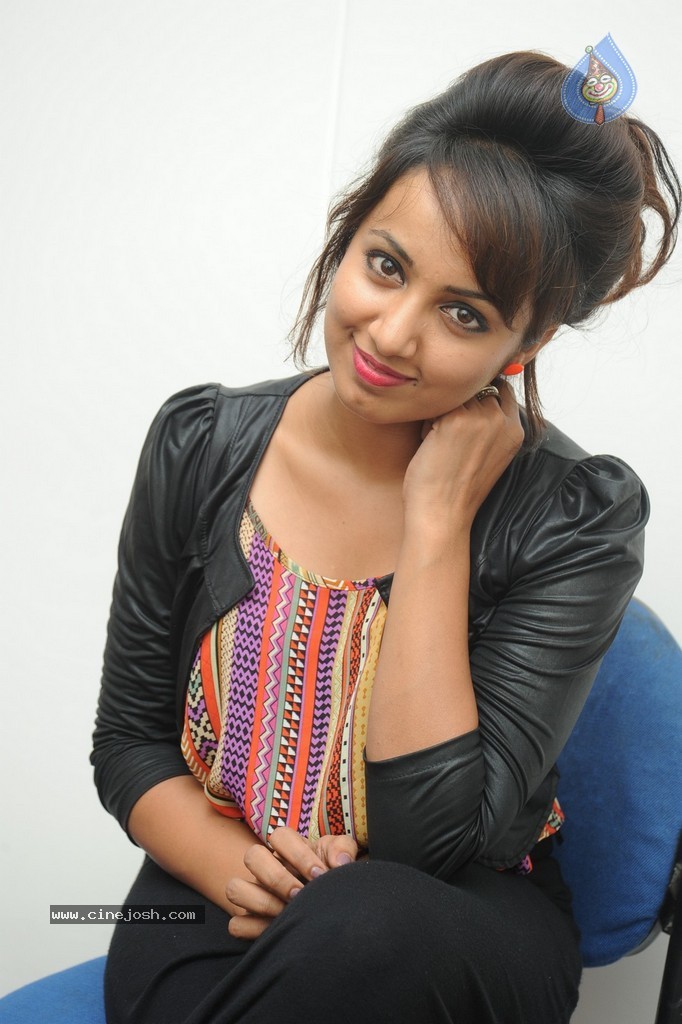 Tejaswi New Gallery - 83 / 98 photos