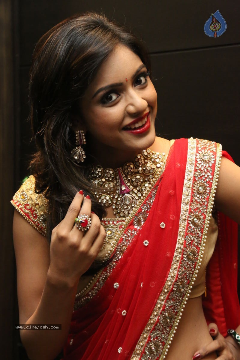 Vithika Seru New Photos - 10 / 53 photos