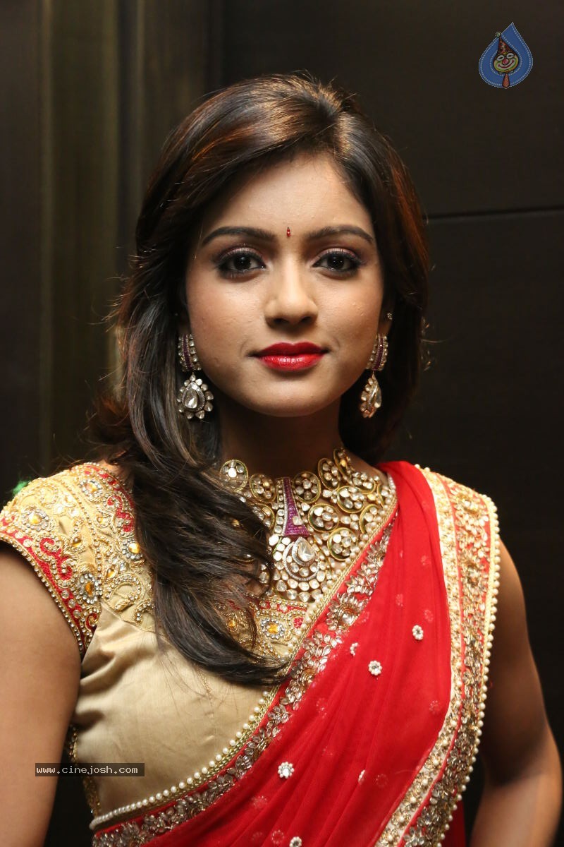 Vithika Seru New Photos - 30 / 53 photos