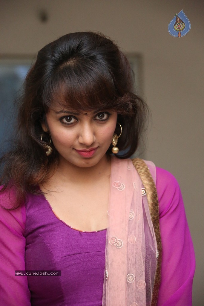 Tejaswi New Pics - 37 / 94 photos