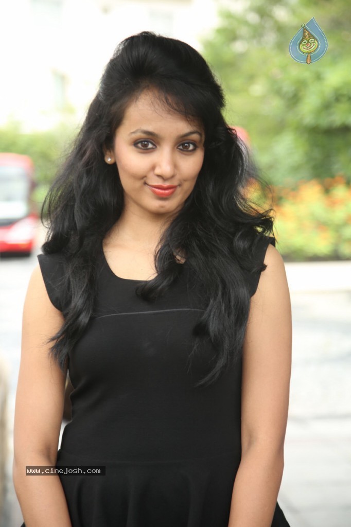 Tejaswi New Stills - 34 / 88 photos