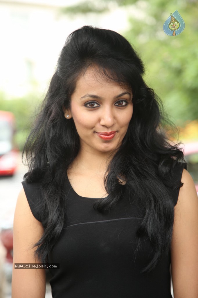 Tejaswi New Stills - 39 / 88 photos