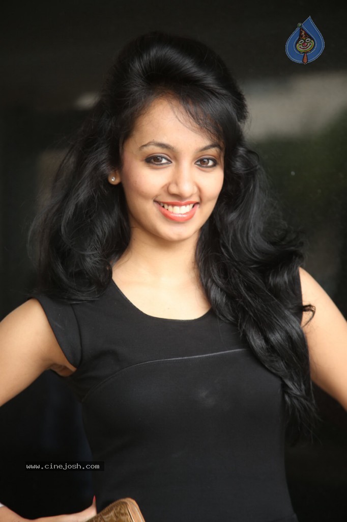 Tejaswi New Stills - 58 / 88 photos