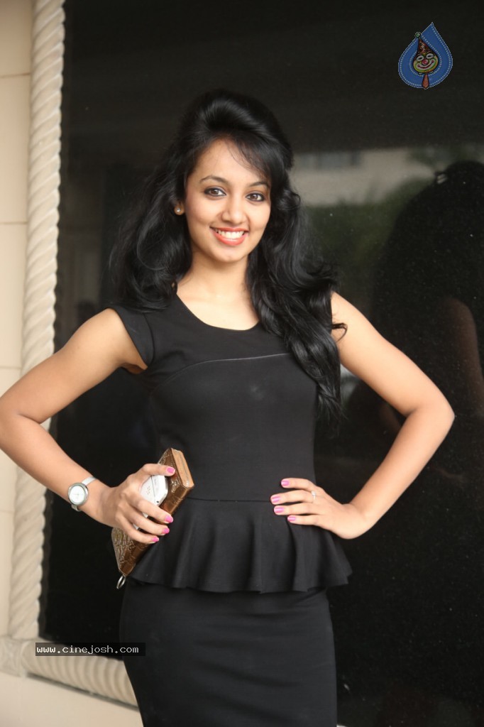 Tejaswi New Stills - 70 / 88 photos