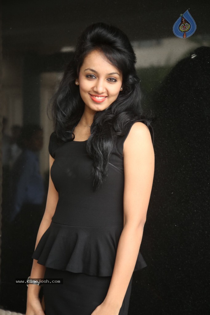 Tejaswi New Stills - 76 / 88 photos