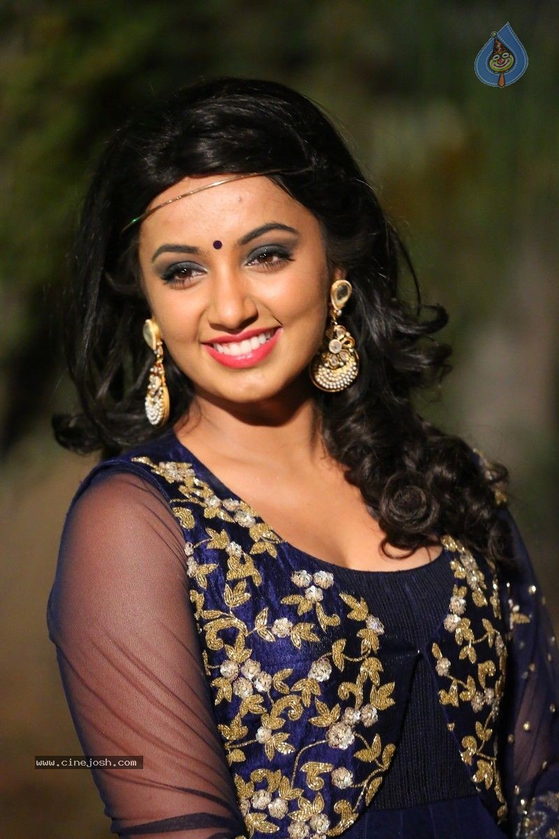 Tejaswi Photos - 33 / 45 photos