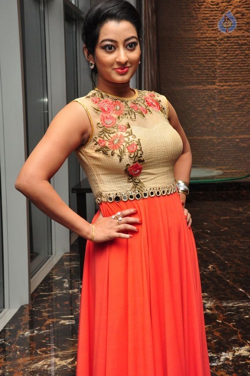 Tejaswini New Pics - 21 / 35 photos