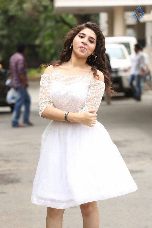 Tejaswini Pics - 7 / 42 photos